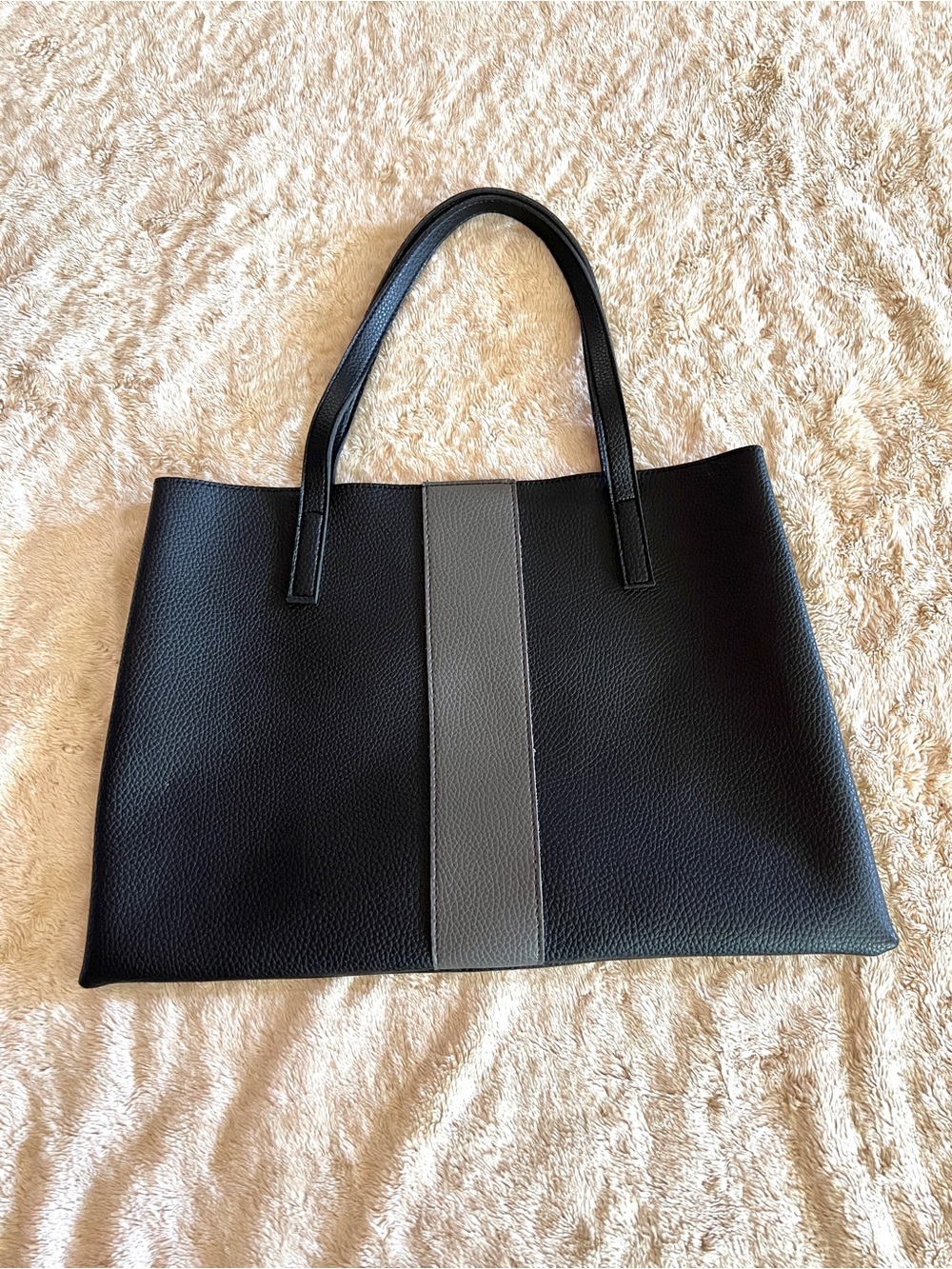 VINCE CAMUTO Woman's Black Envelope Shoulder Bag